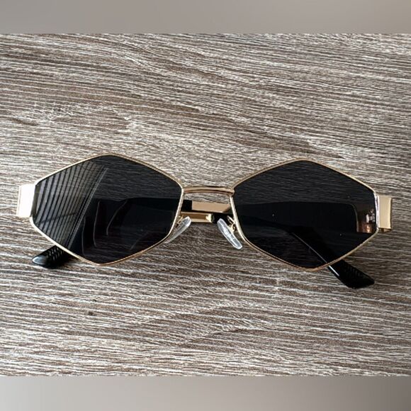 Viral trendy sunglasses A640 - Picture 3 of 3